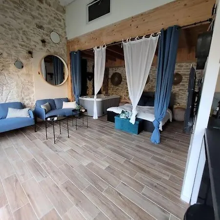 Studio De Charme - Le Celeste Appartement